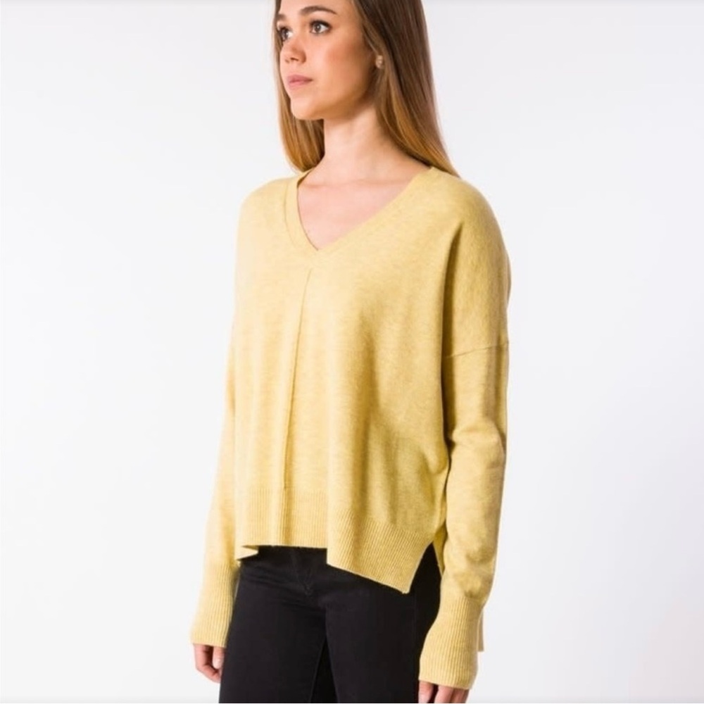 Kerisma women’s size M wool blend V-neck sweater long sleeve split side, yellow